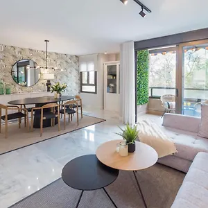 https://premium-apartment-free-parking-by-ele-apartments.es-andalucia.com